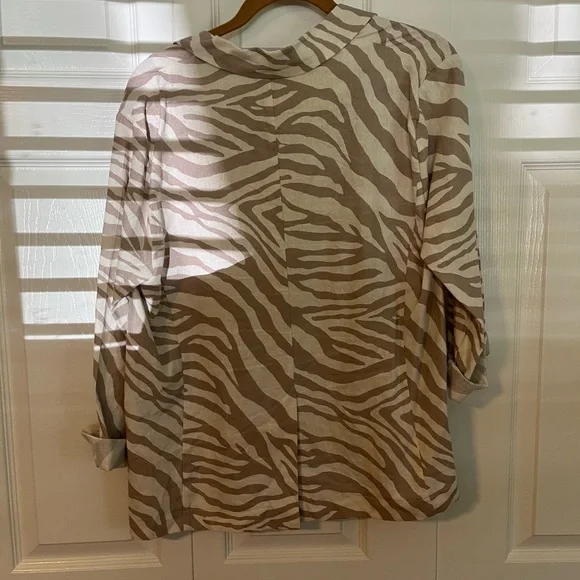 Lush zebra blazer - Picture 8 of 10